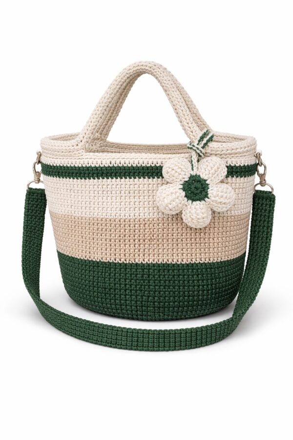 Virkad bucket bag med blomma